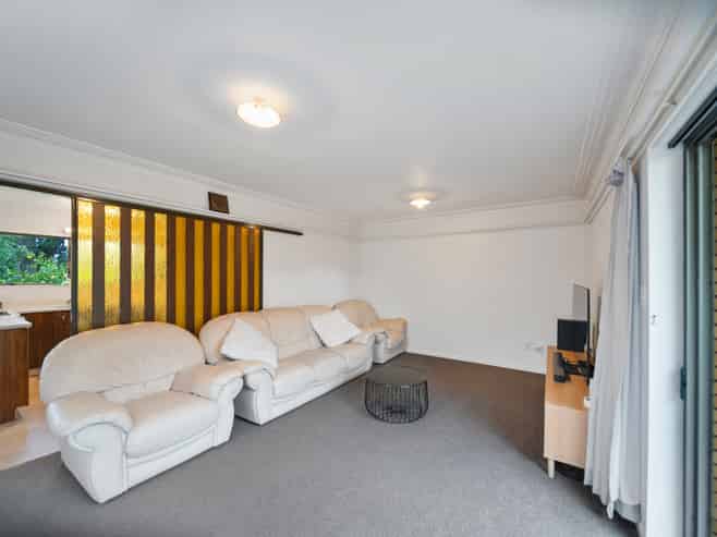 2/33 Gills Avenue, Papakura