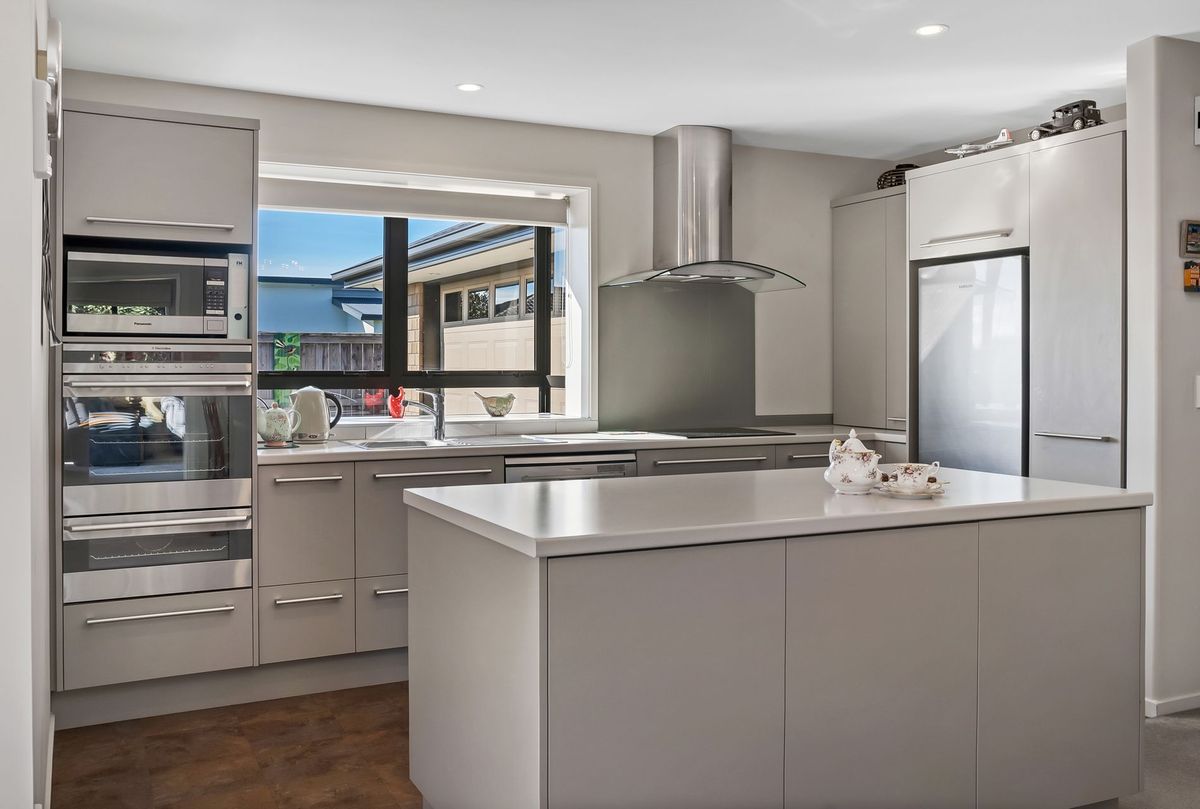 Cul De Sac Location with Space to Entertain. - Mehr