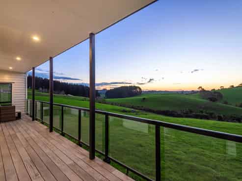 86 Valley Road, Waitoki