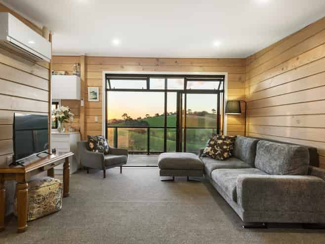 86 Valley Road, Waitoki