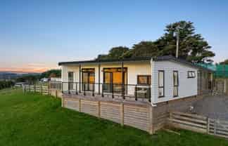 86 Valley Road, Waitoki