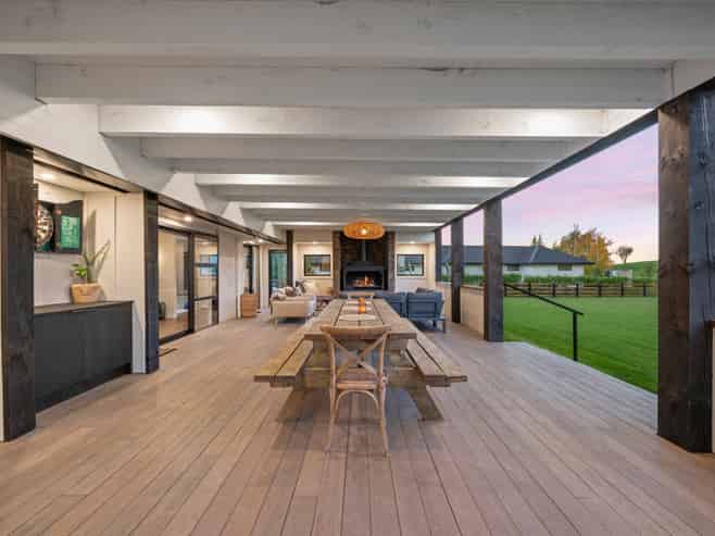 8 Bradleigh Park, Fairhall