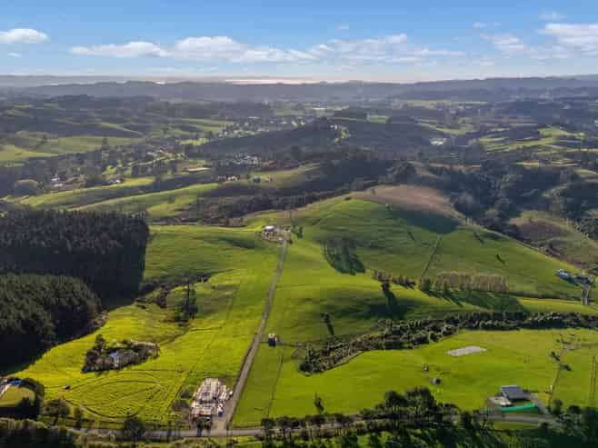 88 Valley Road, Waitoki