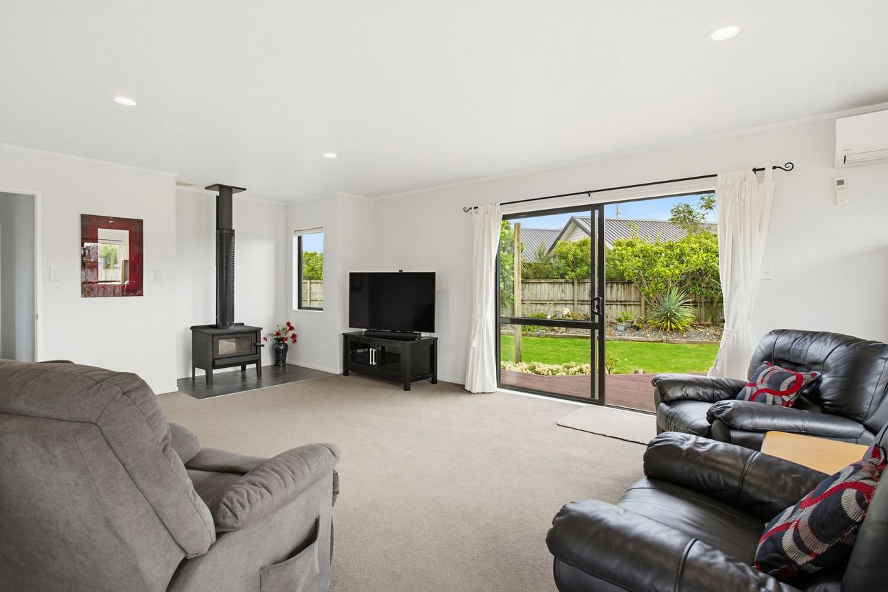 SUN. WOODFIRE. ENSUITE. WALK TO TOWN. – pohled 3
