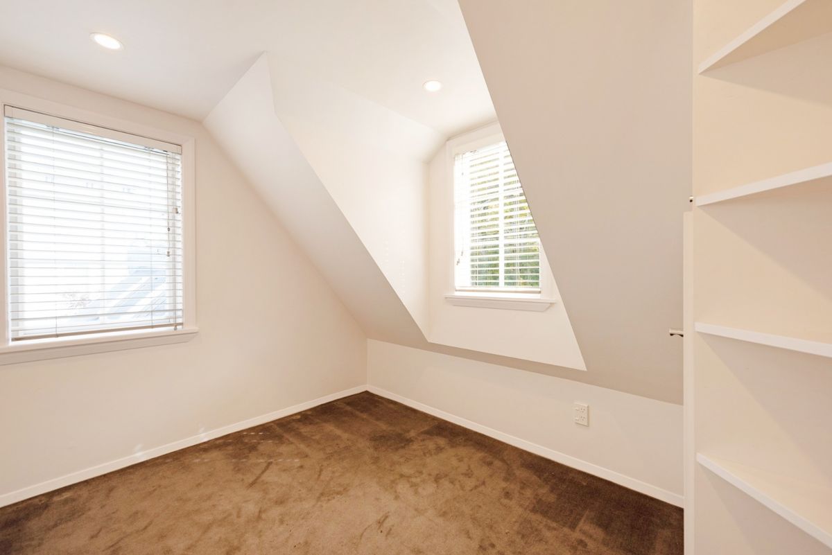 Three Bedrooms, Thorndon - Więcej