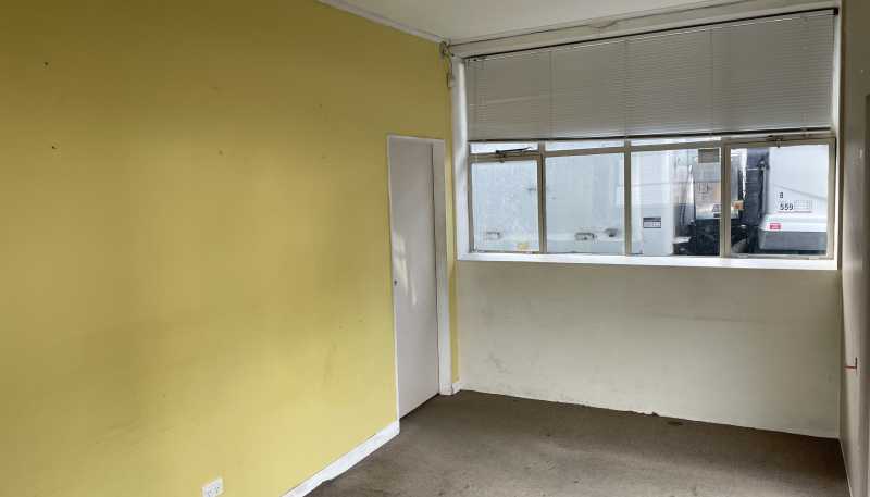 800sqm, 41 Eastern Hutt Road, Avalon