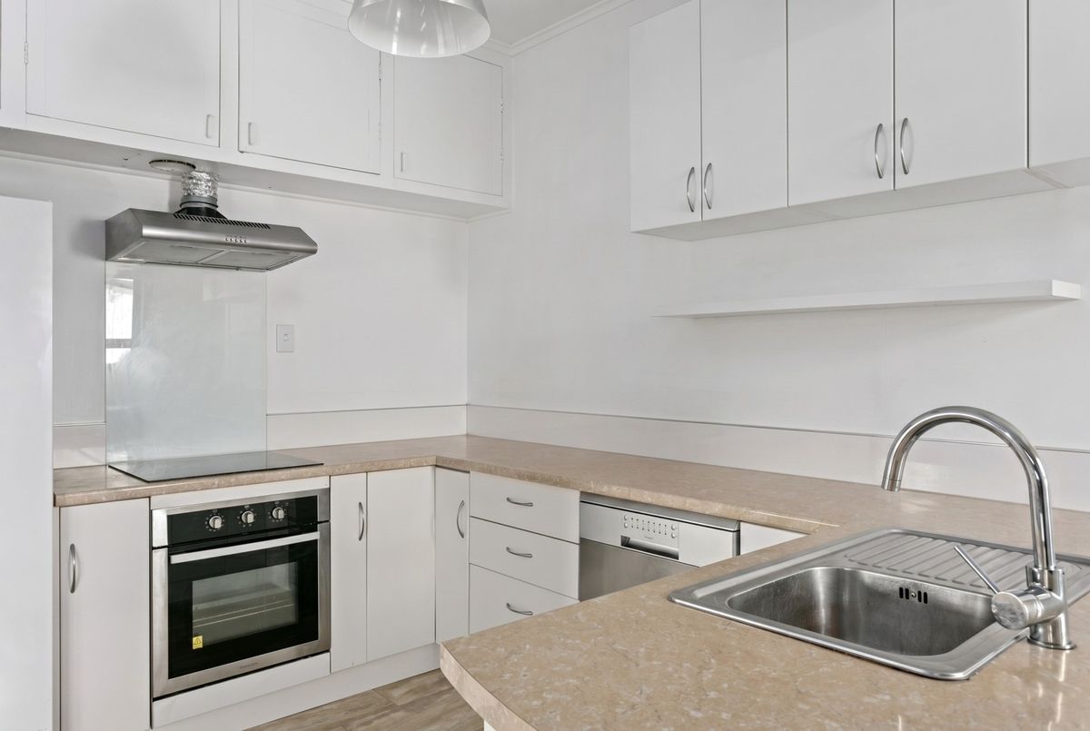 ***UNDER CONTRACT*** - Mehr