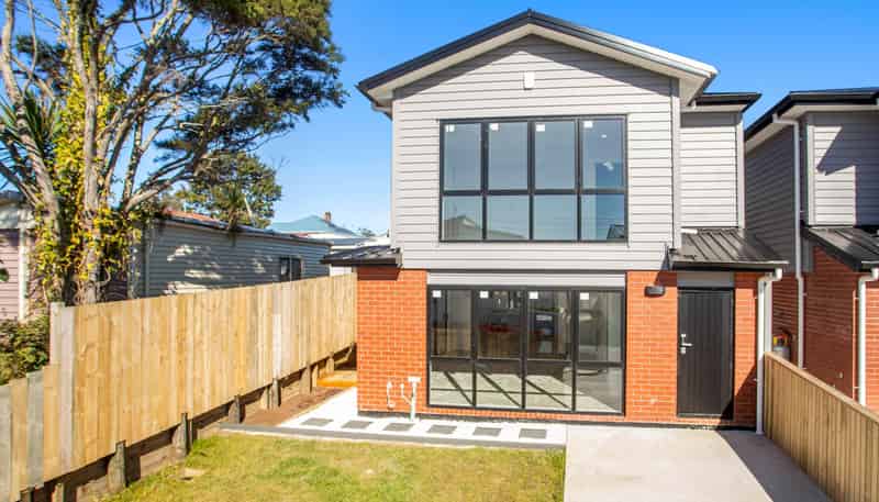 4B Scanlen Terrace, Kelston
