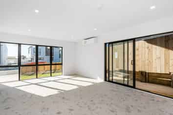 4B Scanlen Terrace, Kelston