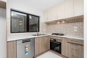 4B Scanlen Terrace, Kelston