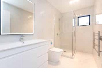 4B Scanlen Terrace, Kelston