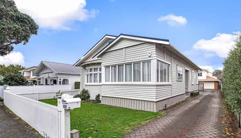 32 Rangiatea Road, Epsom