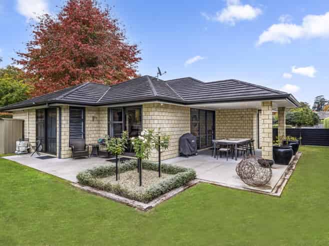 14 Bronte Place, Cambridge