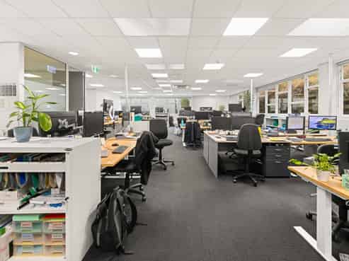 Quality fitted office, city fringe position