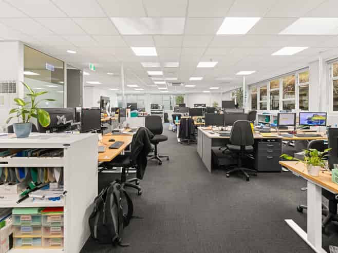 Quality fitted office, city fringe position