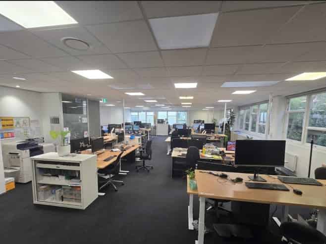 Quality fitted office, city fringe position