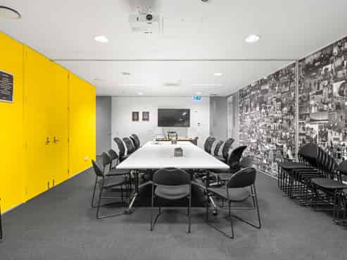 Quality fitted office, city fringe position