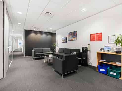 Quality fitted office, city fringe position
