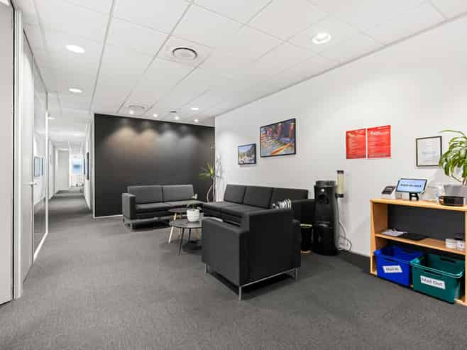 Quality fitted office, city fringe position