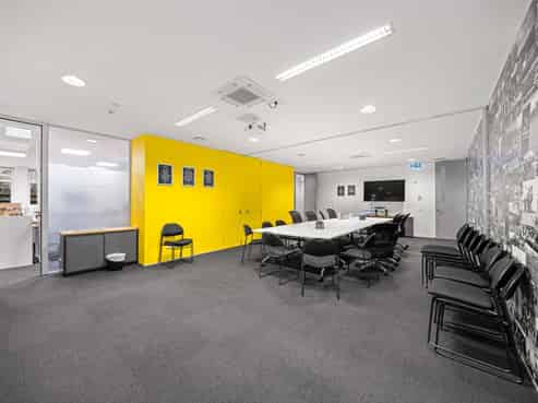 Quality fitted office, city fringe position