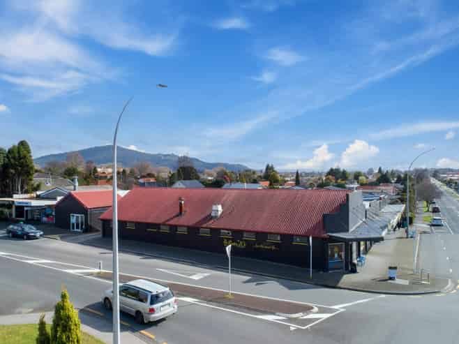 Retail/office in Glenholme