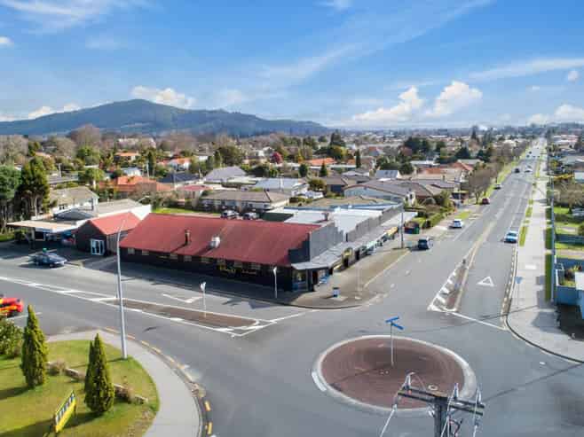 Retail/office in Glenholme