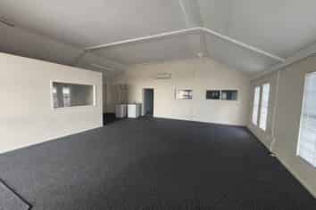 Corner Office/Workshop near Napier CBD