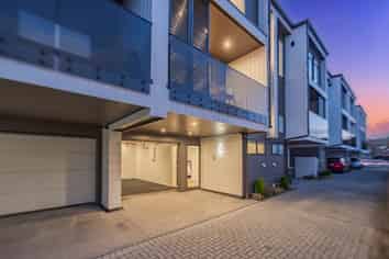 6/51 Mount Smart Road, Onehunga