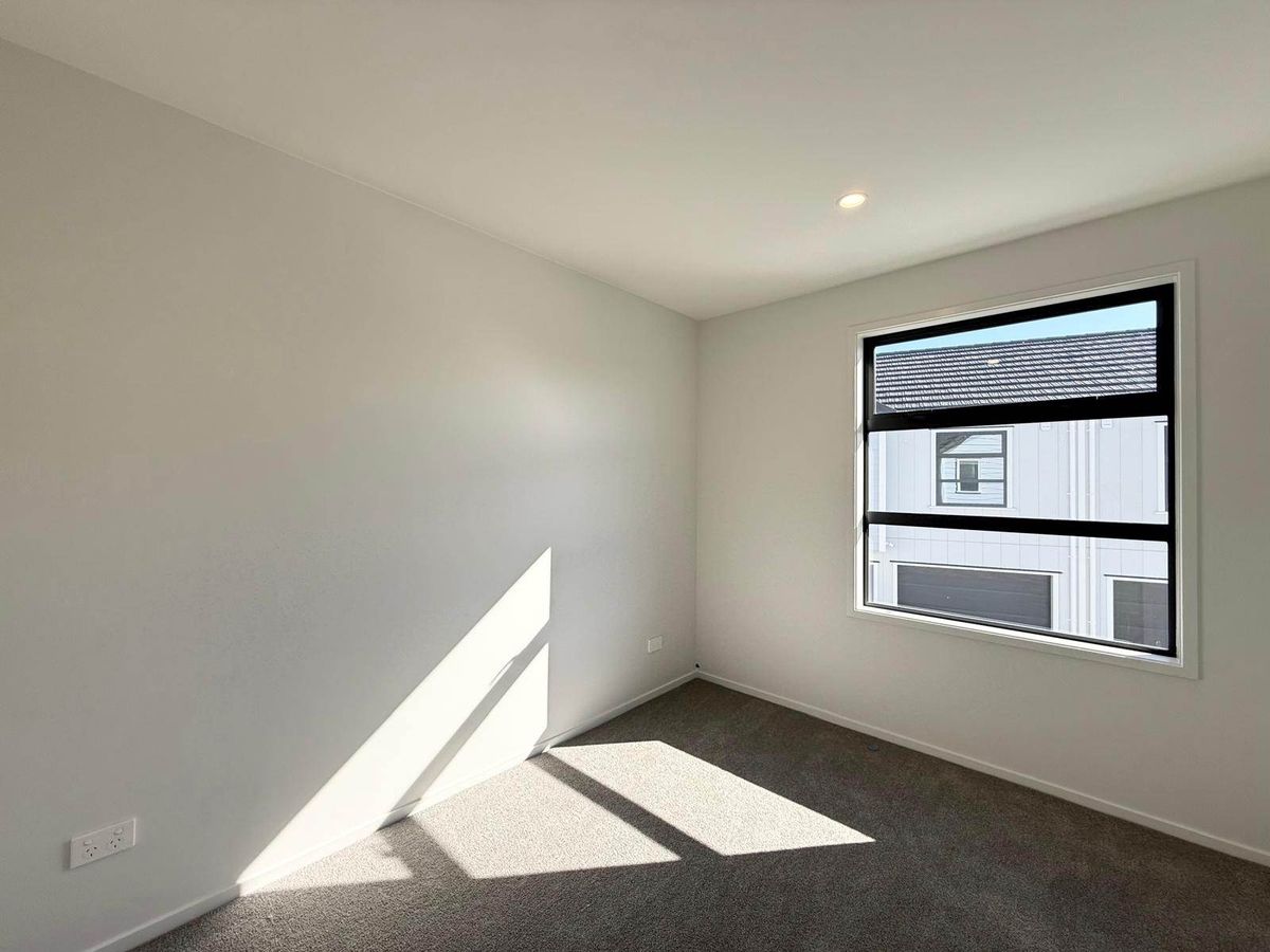 Modern Townhouses, Effortless City-Fringe Living - Vista 4
