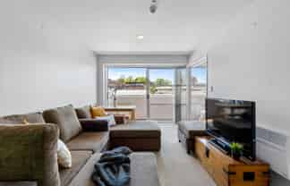 30/8 Clayton Street, Newmarket