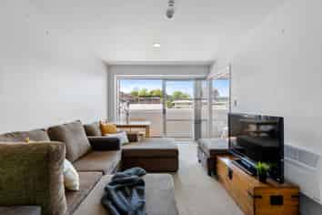 30/8 Clayton Street, Newmarket