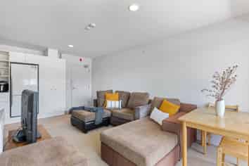 30/8 Clayton Street, Newmarket