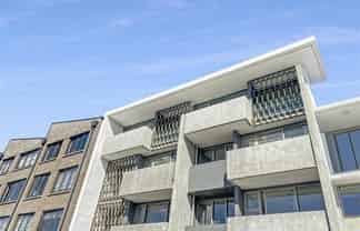 303/2 Campbell Terrace, Petone