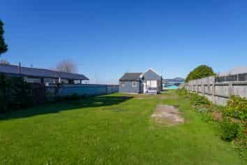 63 Lincoln Road, Addington
