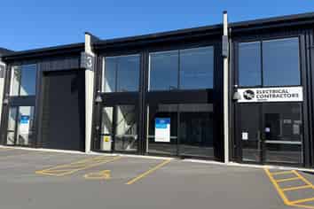 Papamoa Office with Mezzanine