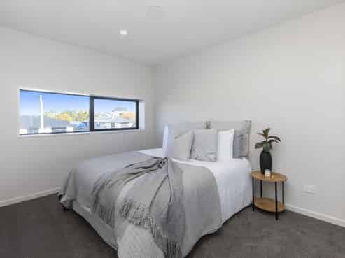 1/100 Staveley Street, Avonhead