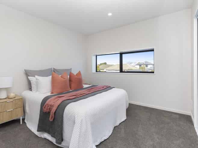 1/100 Staveley Street, Avonhead