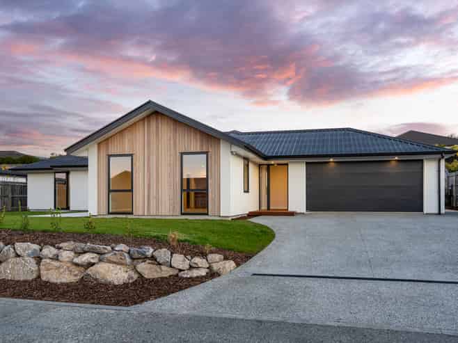12 Safre Place, MAPUA