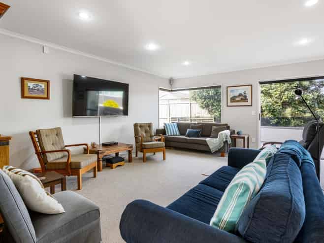 2/111 Hunt Road, Whangamata