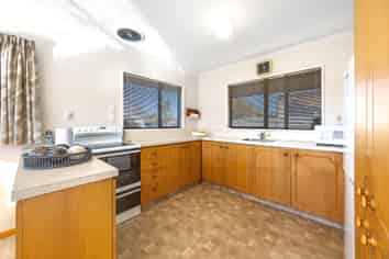 1/49 Division Street, Riccarton