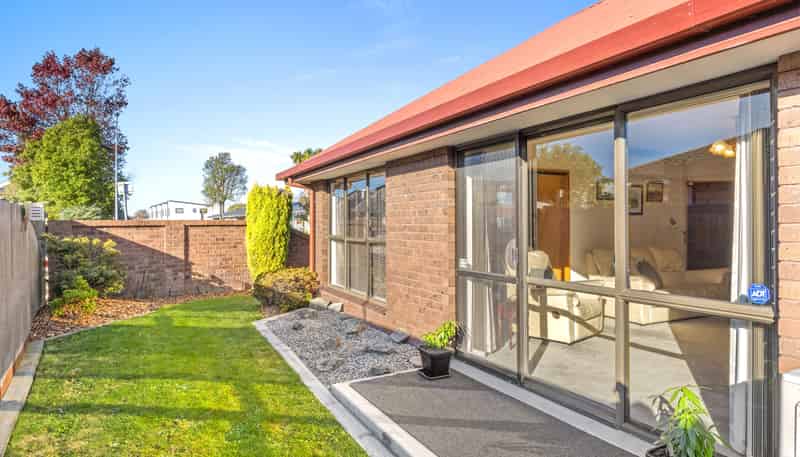 1/49 Division Street, Riccarton