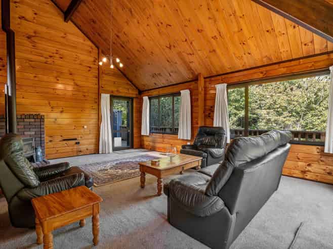 21b Sequoia Grove, Merrilands