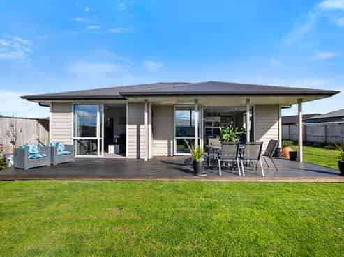 23 Estate Grove, Inglewood