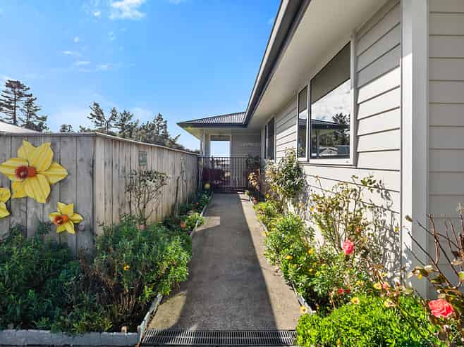 23 Estate Grove, Inglewood