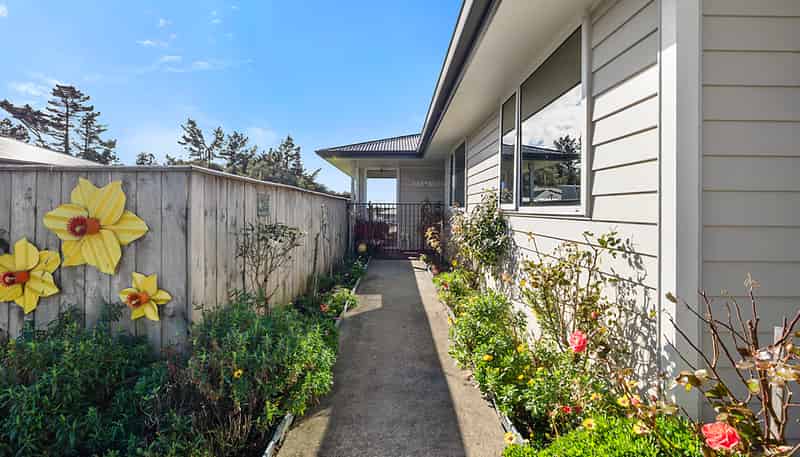 23 Estate Grove, Inglewood