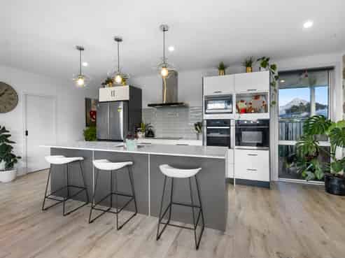 23 Estate Grove, Inglewood