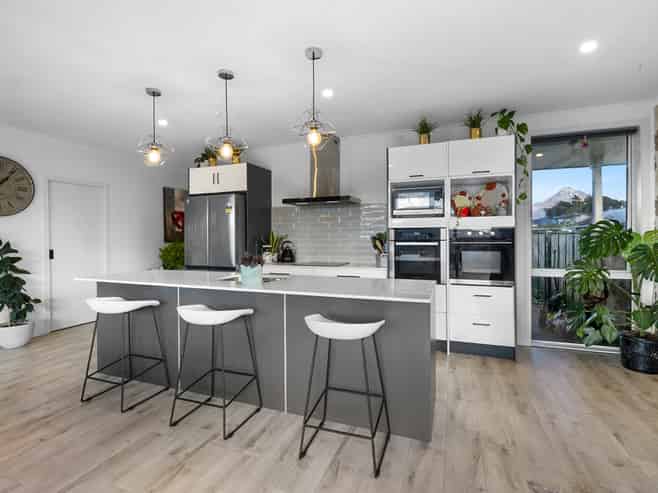 23 Estate Grove, Inglewood