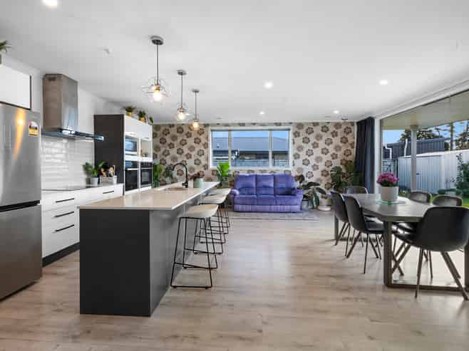 23 Estate Grove, Inglewood