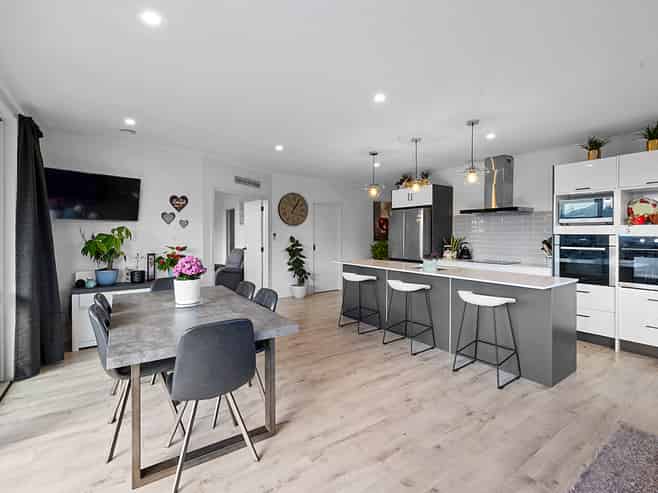 23 Estate Grove, Inglewood