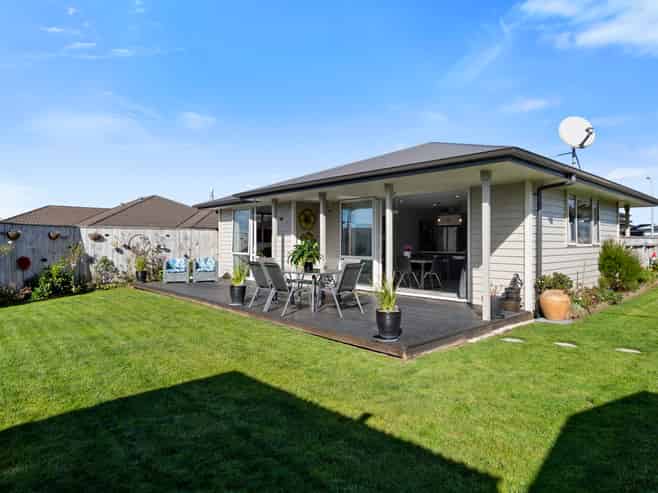 23 Estate Grove, Inglewood